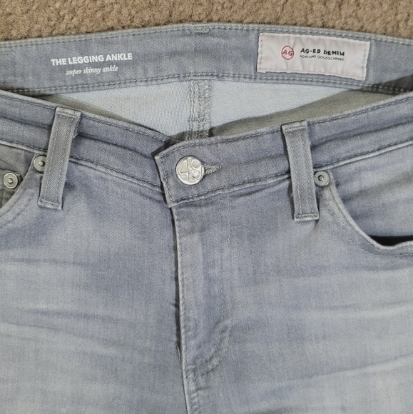 AG Legging Skinny Jean Size 27 light grey with Frayed Leg. Excellent Condition - Picture 5 of 16